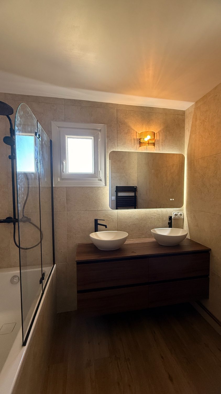Douche et meuble bois double vasque